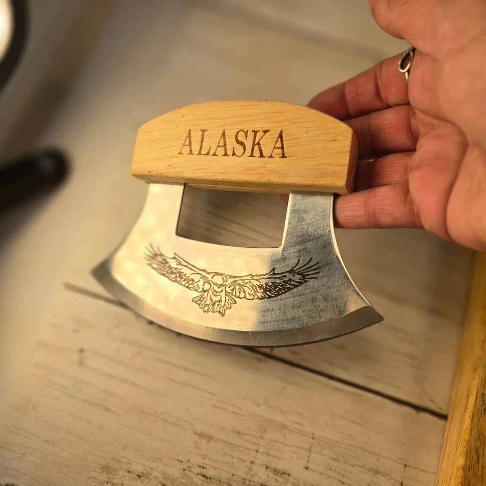 Alaska Ulu Knife and Striped Wood Cutting Board Set Eagle‎ Etched Blade Souvenir